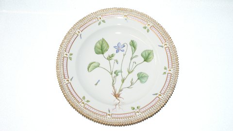 Royal Copenhagen Flora Danica Dinner Plate
Decoration number 20- # 3549
Motif: Viola canina Horn.