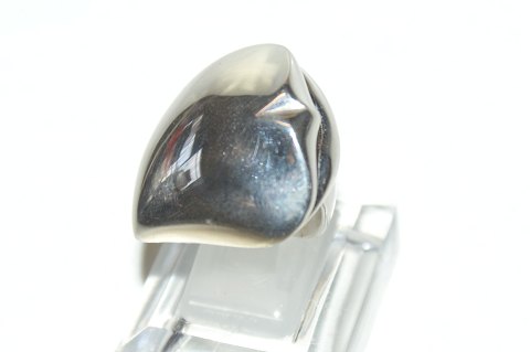 Heart ring, Georg Jensen Silver # 564
Size: 54