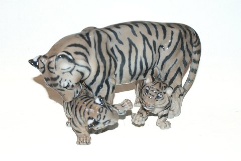 Sjælden Kongelig Figur af Tiger med to unger