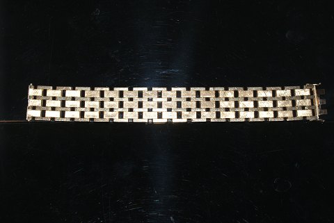 Block Bracelet 7 Rows 14 Carat Gold
Sold