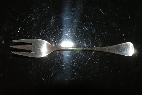 Patricia Silver Dessert spoon / lunch spoon
W & S Sørensen Horsens silver
Length 13 cm.