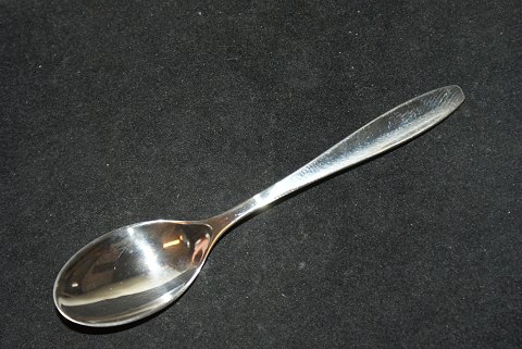 Jeanne Sterling silver Coffee spoon / Teaspoon
Length 11.5 cm.
