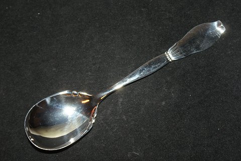 Jam spoon Lotus Silver
Chr. Fogh silver
Length 12.5 cm.