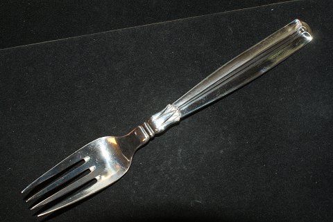 Dinner fork Lotus Silver
W & S Sørensen
Length 19,3 cm.