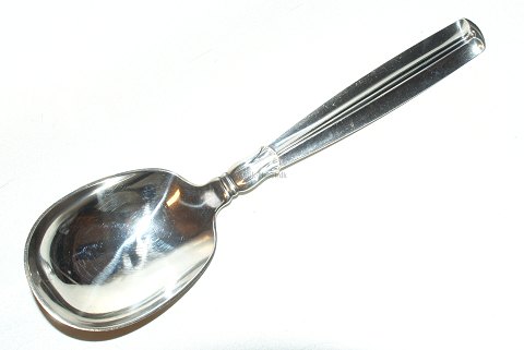 Potato / Serving spoon Lotus Silver
W & S Sørensen
Length 20,5 cm.
