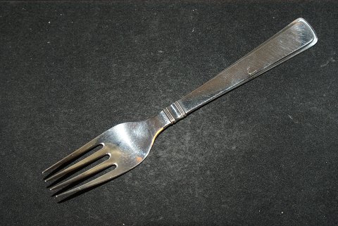 Breakfast fork, #Olympia Danish silver cutlery
#Cohr Silver
Length 16.5 cm.