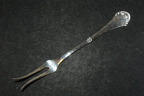 Pålægsgaffel Willemose Dansk sølvbestik
A P Berg Sølv
Længde 12 cm.