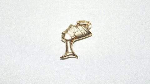 Elegant pendant / charms nefertitis in 14 carat gold