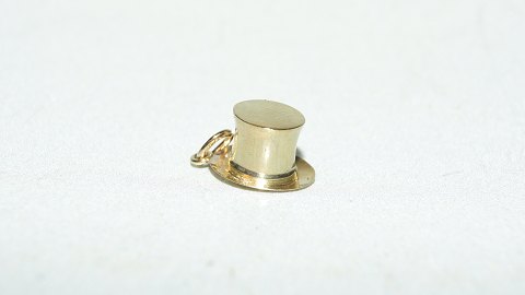 Elegant pendant / charms Hat in 14 carat gold