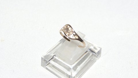 Elegant lady ring in 8 carat gold