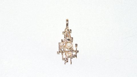 Elegant pendant in 8 carat Gold