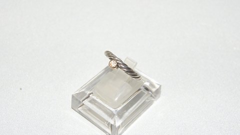 Elegant ladies ring with zikon in Silver
Stamped 925S