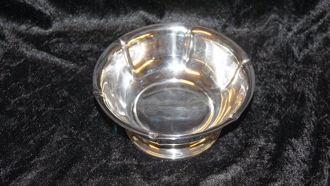 Silver bowl on base #Cohr
From 1934
Height 8.2 cm