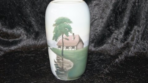 Vase
Motif Country house with house
Height 20.5 cm