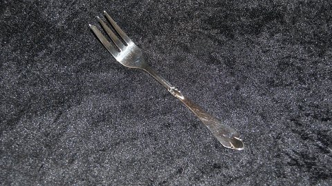 Cake fork #Freja Sølvplet Cutlery
Produced by Fredericia silver and others.
Length 15.3 cm