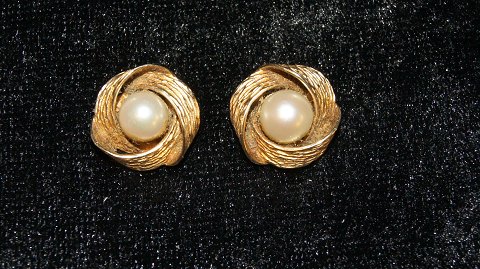 Earrings with clips and 14 carat gold and pearl
Stamped 585