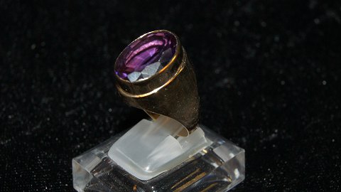 Elegant ladies ring with Armetyst in 14 carat gold
Stamped 585 GIFA