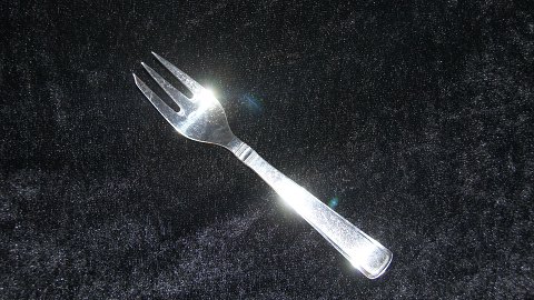 Cake fork #Olympia Danish silver cutlery
#Cohr Silver
Length 13.7 cm.
