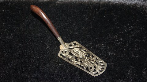 Cake spatula with maghoni stalks
Stamped Mexico
Length 22 cm.