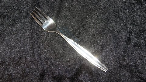 Dinner fork, #Pia Sølvplet cutlery
Manufacturer: Fredericia silver
Length 19 cm.
Used well maintained condition.