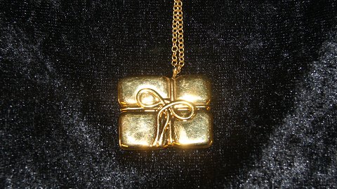 Georg Jensen Year # 2000 Ornament
Motif: Gift