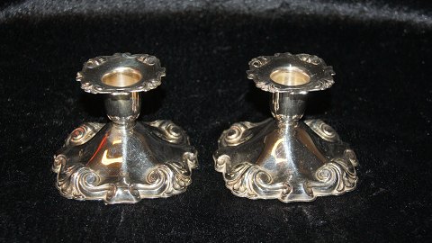 Candlesticks Silver stain set
Measures 7 cm