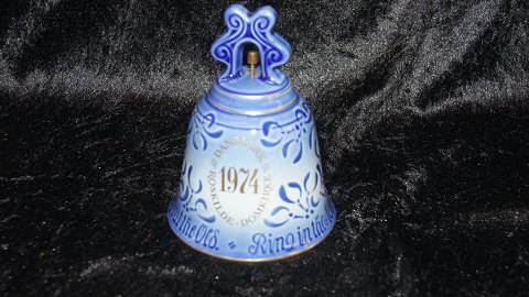 Christmas bell from Bing & Grondahl year # 1974
Roskilde Cathedral, Denmark
Dek nr 9674