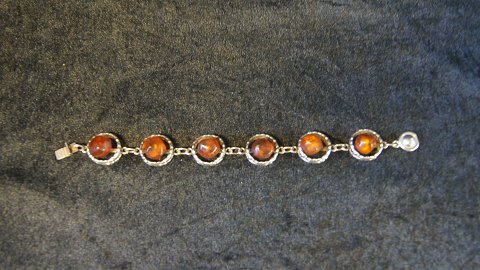 Elegant Bracelet with Amber in Silver
Stamped EF
Length 21 cm