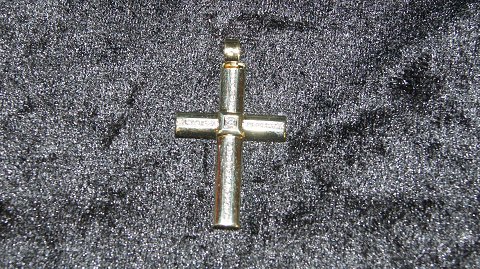 Cross in 14 carat Gold with diamonds
Stamped 585
Measures 47.37 * 26.90 mm