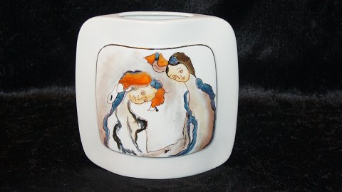 Vase Bing and Grondahl
Design Else Kamp Jensen
Deck # 5405
Height 18.5 cm
Nice and well maintained condition
