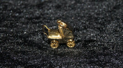 Elegant Pendant (#Carriage) 14 carat Gold