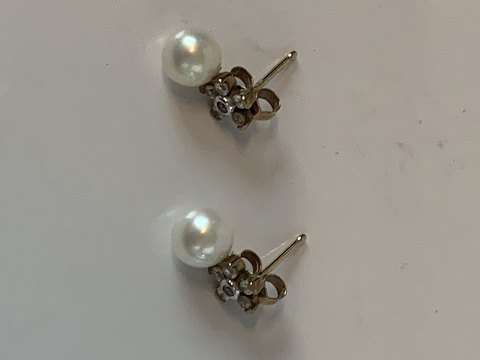 Earrings in 8 karat gold
Stamped 333