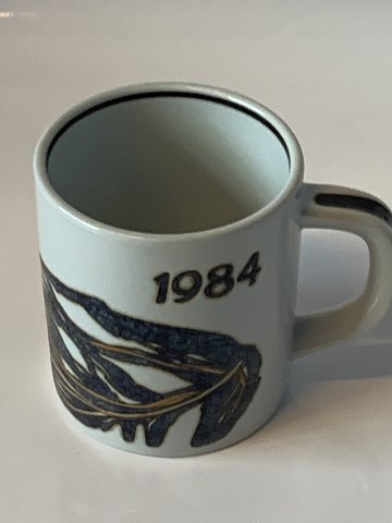 Year mug #1984 Earthenware
Royal Copenhagen
Height 7.3 cm