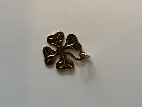 Four-leaf clover in 14 carat gold
Stamped 585
Measures 21.04mm approx