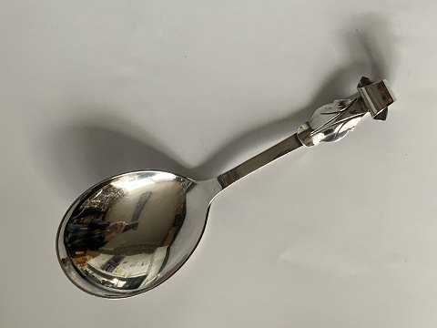 Serving spoon in Silver
Stamped 3 towers
Produced in 1947