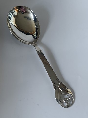 Serving spoon in Silver
Stamped : 3 towers
Produced: 1950
Length 19.8 cm