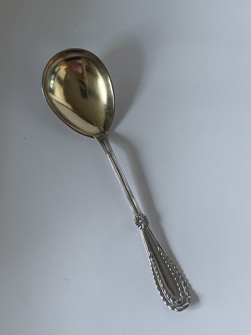Serving spoon in Silver
Stamped : 3 towers
Length 20 cm approx