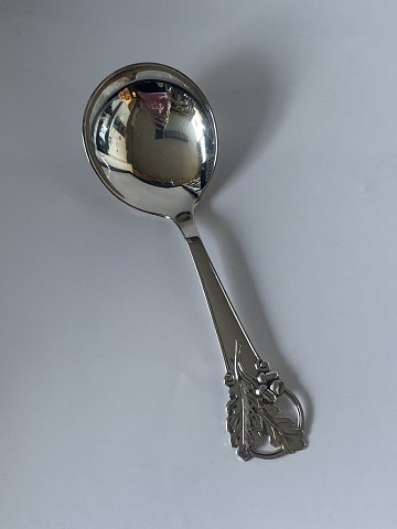 Serving spoon in Silver
Stamped : 3 towers
Produced 1948 -G-D
Length 17.2 cm
