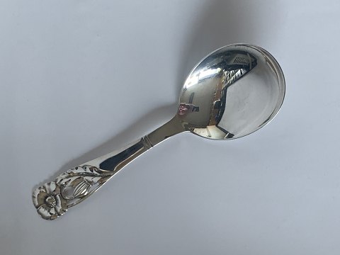Serving spoon in Silver
Stamped : 3 towers
Produced 1940 SJ