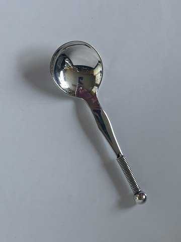 Marmalade spoon in Silver
Stamped : 3 towers
Produced 1959
Length 12 cm