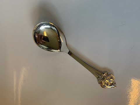Serving spoon in Silver
Length 17.7 cm approx
Stamped in 1948
