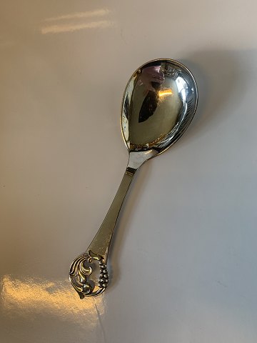 Serving spoon in Silver
Length 19.7 cm