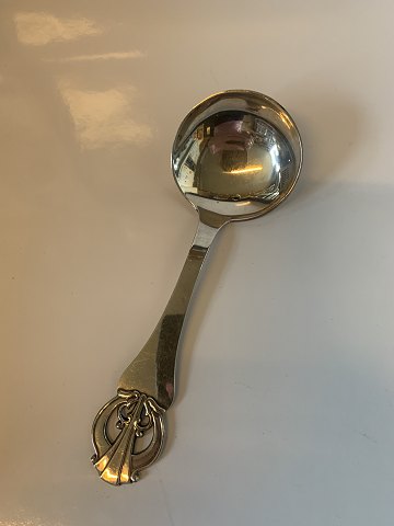 Serving spoon / Potato spoon in Silver
Length approx. 20 cm
Stamped year 1941 Johannes Siggaard