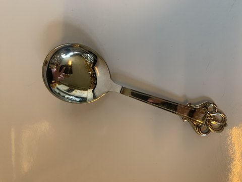 Serving spoon / Vegetable spoon in Silver
Length approx. 17.5 cm
Stamped in 1938 Johannes Siggaard