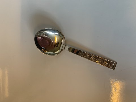 Serving spoon / Vegetable spoon in Silver
Length approx. 16.5 cm
Stamped 830 S