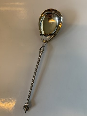 Serving spoon / Potato spoon in Silver
Length approx. 23.3 cm
Stamped year 1911 C.F.V.F.