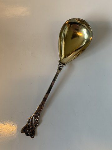 Serving spoon in Silver
Length approx. 20.8 cm
Stamped year 1909 P.HERTZ