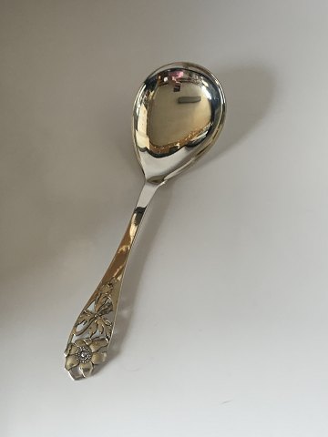 Serving spoon / Potato spoon in Silver
Length approx. 23.8 cm Stamped in 1946 Johannes Siggaard