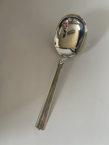 Potato spoon / Serving spoon in Silver
Length approx. 20.2 cm
Stamped Year. 1954