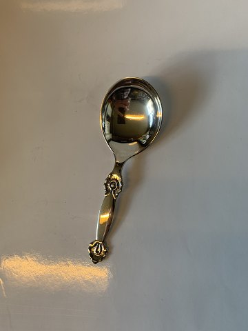 Serving spoon in silver
Length approx. 12.9 cm
Stamped Year 1920